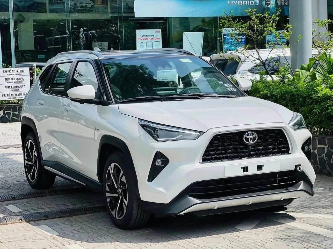 Giá rẻ nhất phân khúc xe hybrid HEV, MG ZS có hút khách của Toyota Yaris Cross? - Hình 2