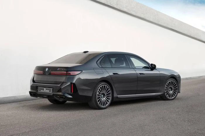Hé lộ BMW 7 Series phiên bản chống đạn mới - Hình 1