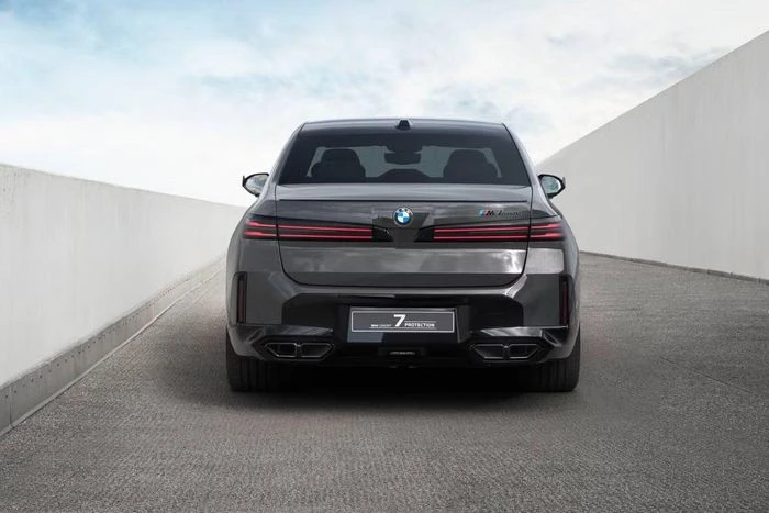 Hé lộ BMW 7 Series phiên bản chống đạn mới - Hình 4