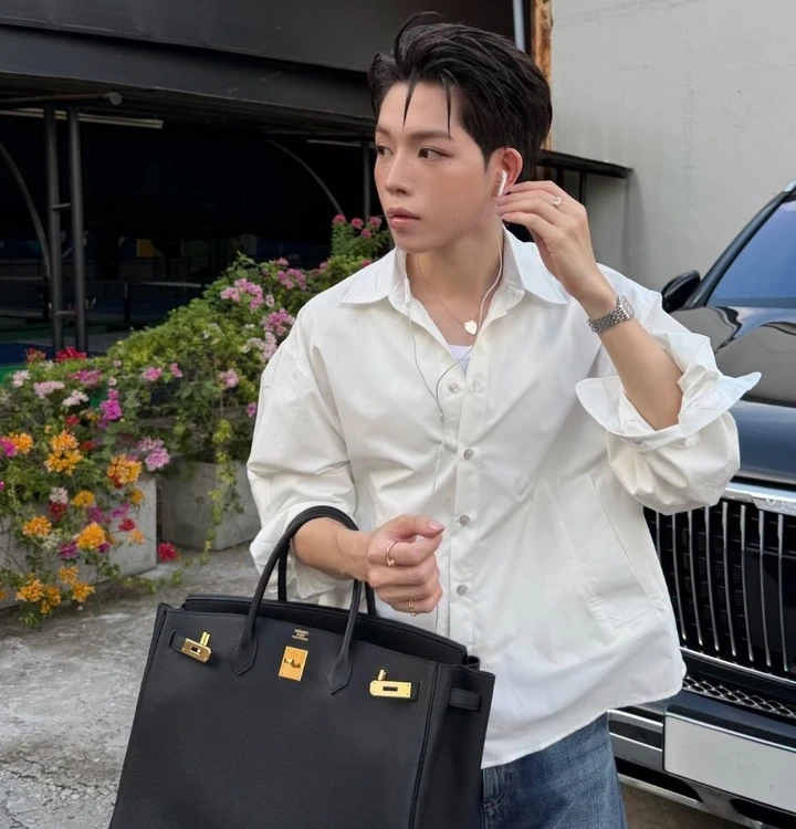 Từng bị chê xấu xí, ngoại hình Đức Phúc thay đổi thế nào sau 11 năm đi hát? - Hình 9