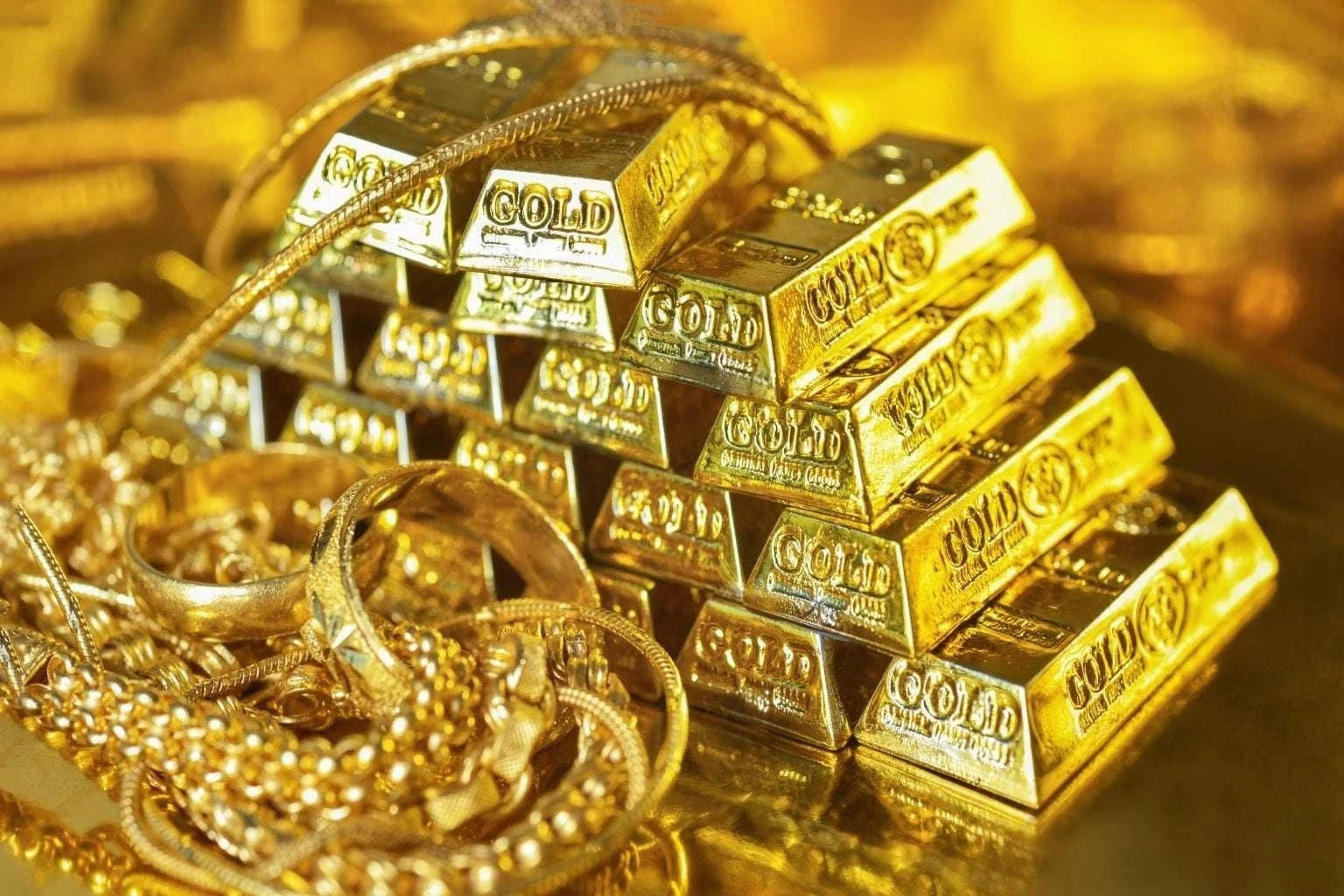 Giá vàng thế giới sát ngưỡng 4.000 USD/ounce: Đâu là đích đến của đợt giảm? - Hình 2
