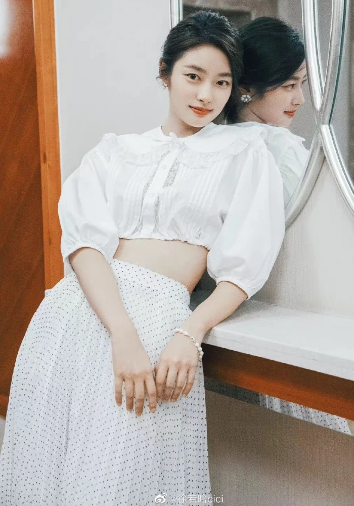 Từ Nhược Hàm Ngọc điệm thu được Thành Long o bế, từng bị miệt thị ngoại hình - Hình 12