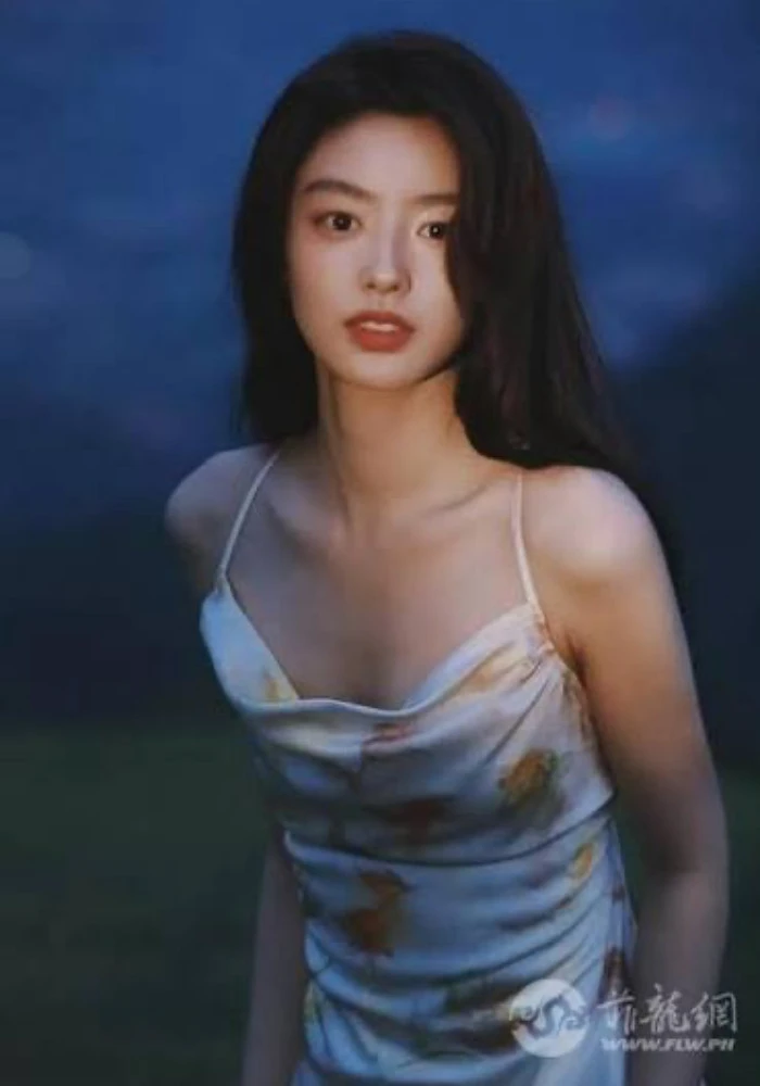 Từ Nhược Hàm Ngọc điệm thu được Thành Long o bế, từng bị miệt thị ngoại hình - Hình 10