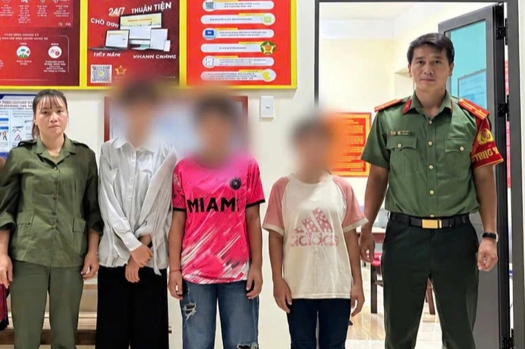 Công an Lào Cai kịp thời ngăn chặn 3 học sinh bỏ học đi làm xa - Hình 1