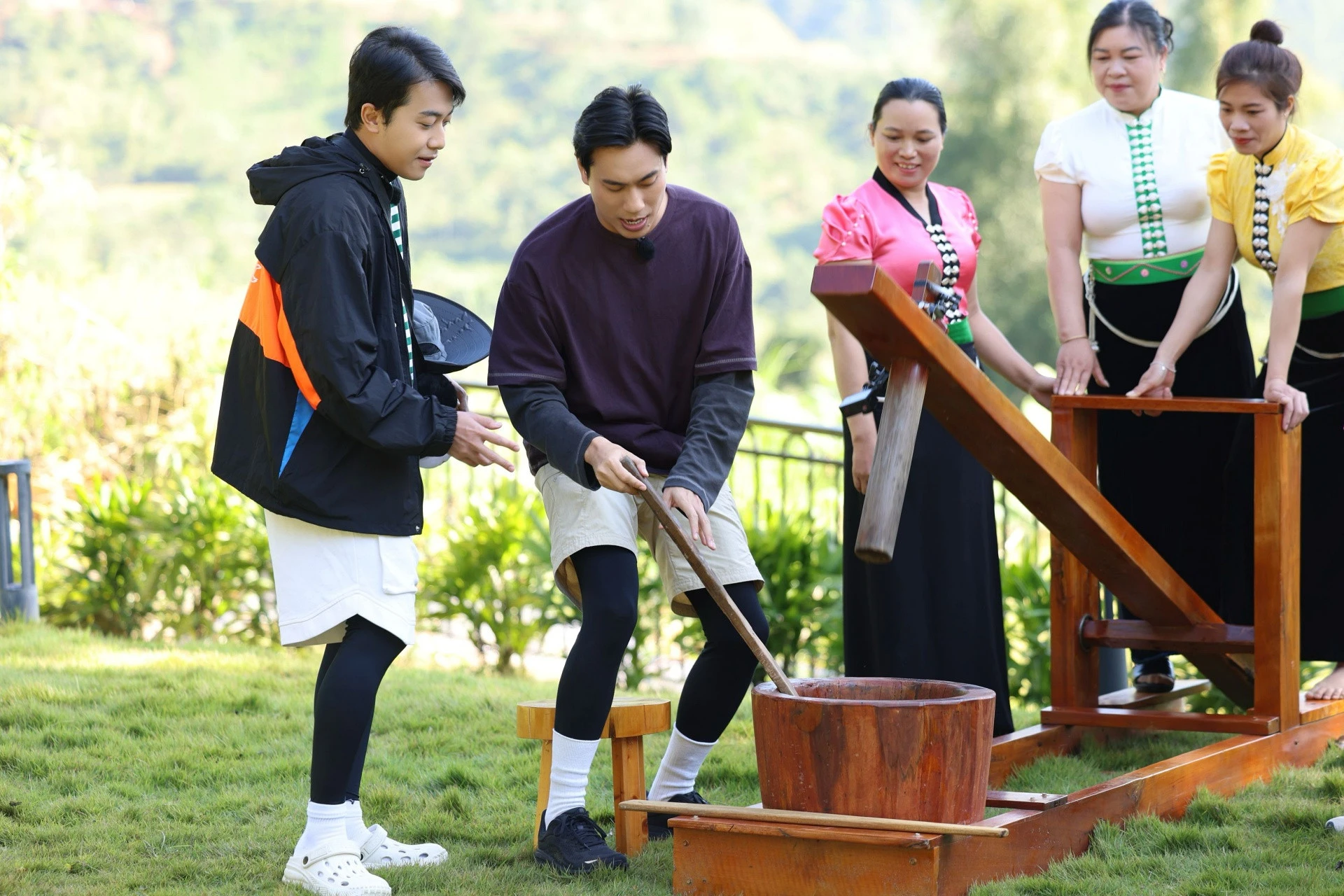 HIEUTHUHAI, Dương Lâm la thất thanh vì lạnh, NICKY xanh mặt vì buitruonglinh - Hình 10
