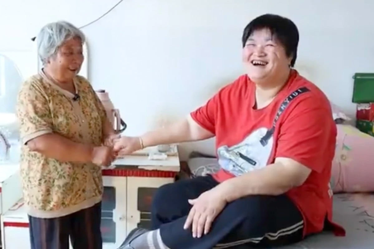 Mẹ chồng Trung Quốc chăm con dâu 17 năm, từ sống thực vật đến khi tỉnh lại - Hình 2