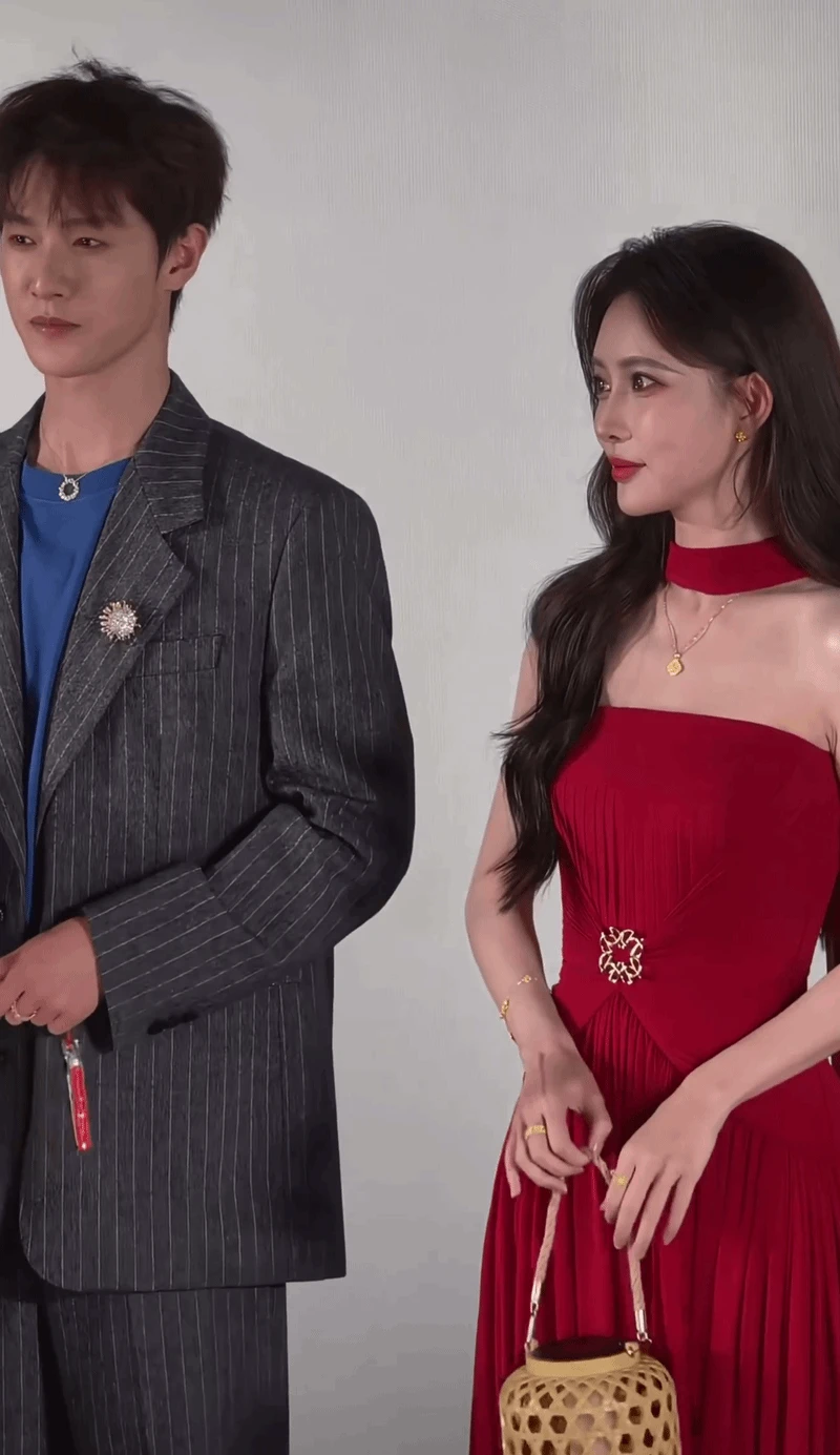 1 cặp đôi vừa công khai hẹn hò đã vướng nghi vấn chia tay: Hờ hững ra mặt, yêu hay không yêu nói 1 lời - Hình 6