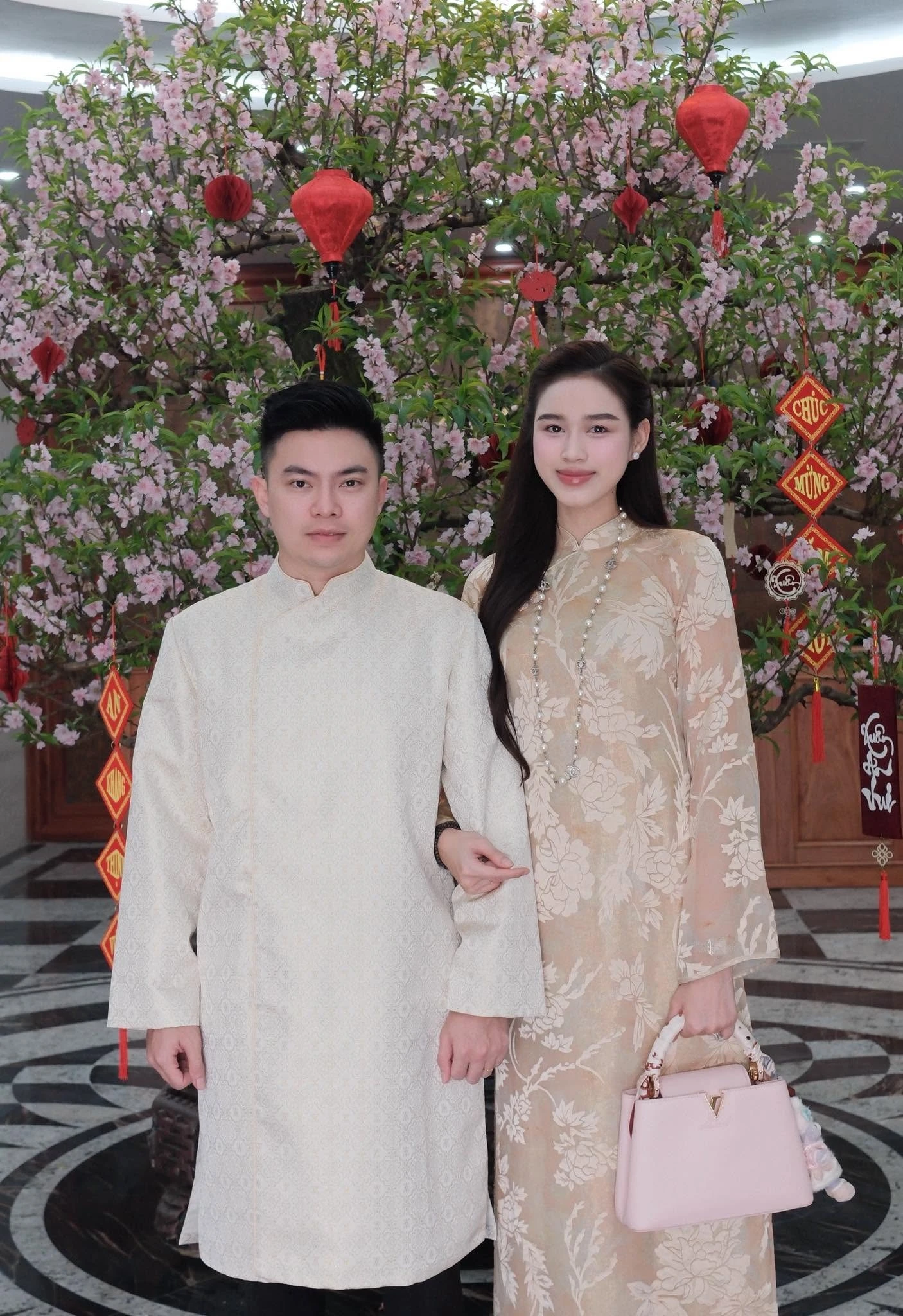 Hoa hậu Đỗ Thị Hà sau kết hôn: Chăm vào bếp, chồng doanh nhân cưng chiều - Hình 11