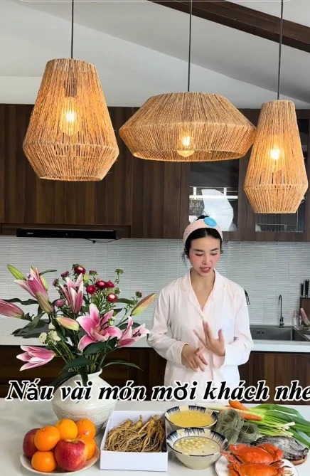 Mâm cơm nhà của người đẹp miền Tây lấy chồng Tiến sĩ, đám cưới đeo 13 cây vàng - Hình 10