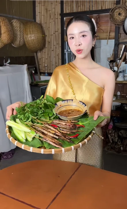 Mâm cơm nhà của người đẹp miền Tây lấy chồng Tiến sĩ, đám cưới đeo 13 cây vàng - Hình 6