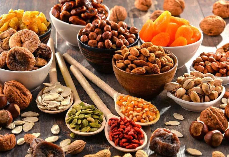 5 nhóm thực phẩm nên bổ sung từ sớm để duy trì sức khỏe khi về già - Hình 2