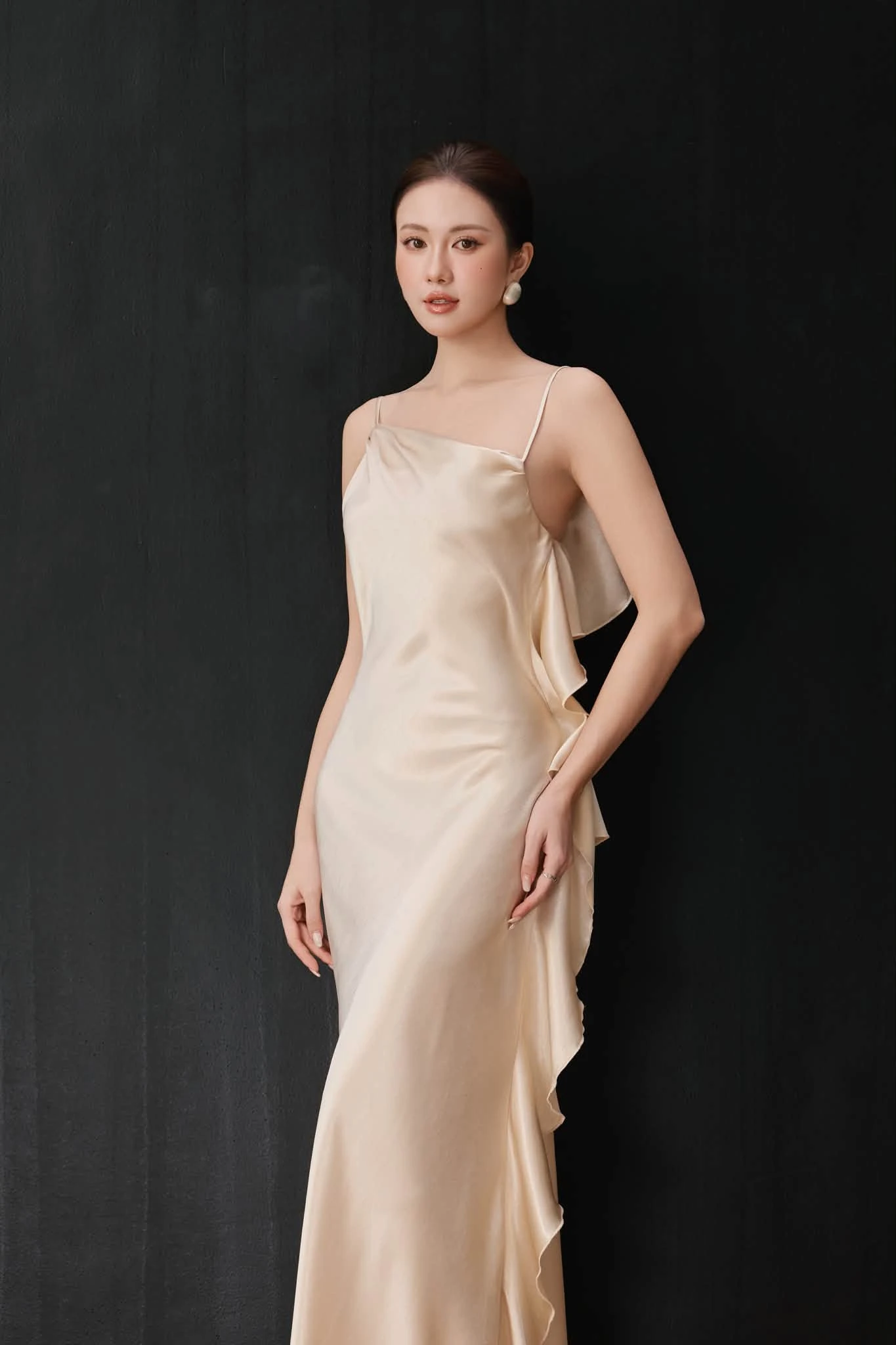 Đầm dự tiệc đẹp xuất sắc, ai cũng phải ngắm nhìn - Hình 6