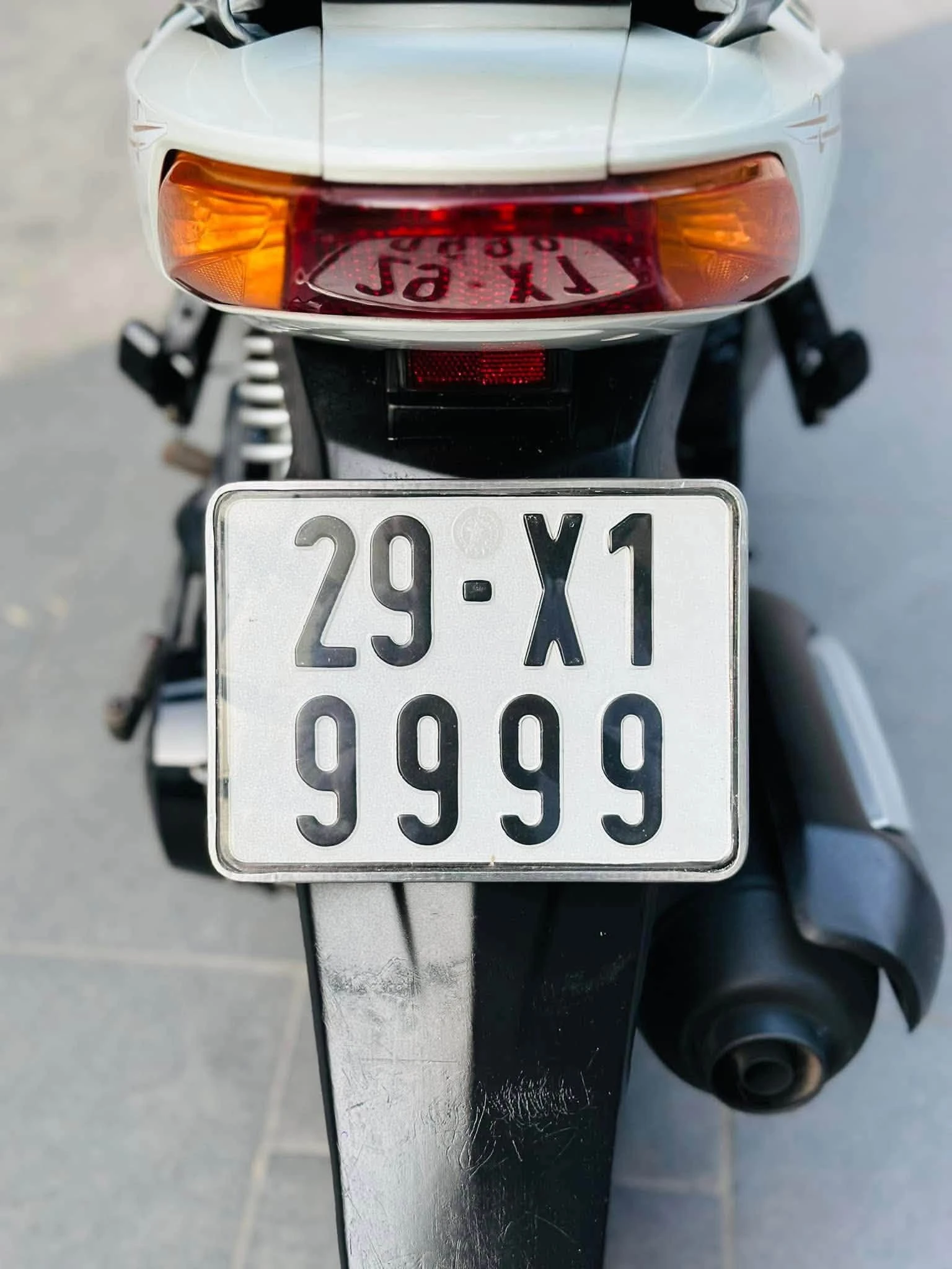 Honda Click 16 năm tuổi giá đắt ngang SH Mode mới vì biển tứ quý 9 - Hình 5