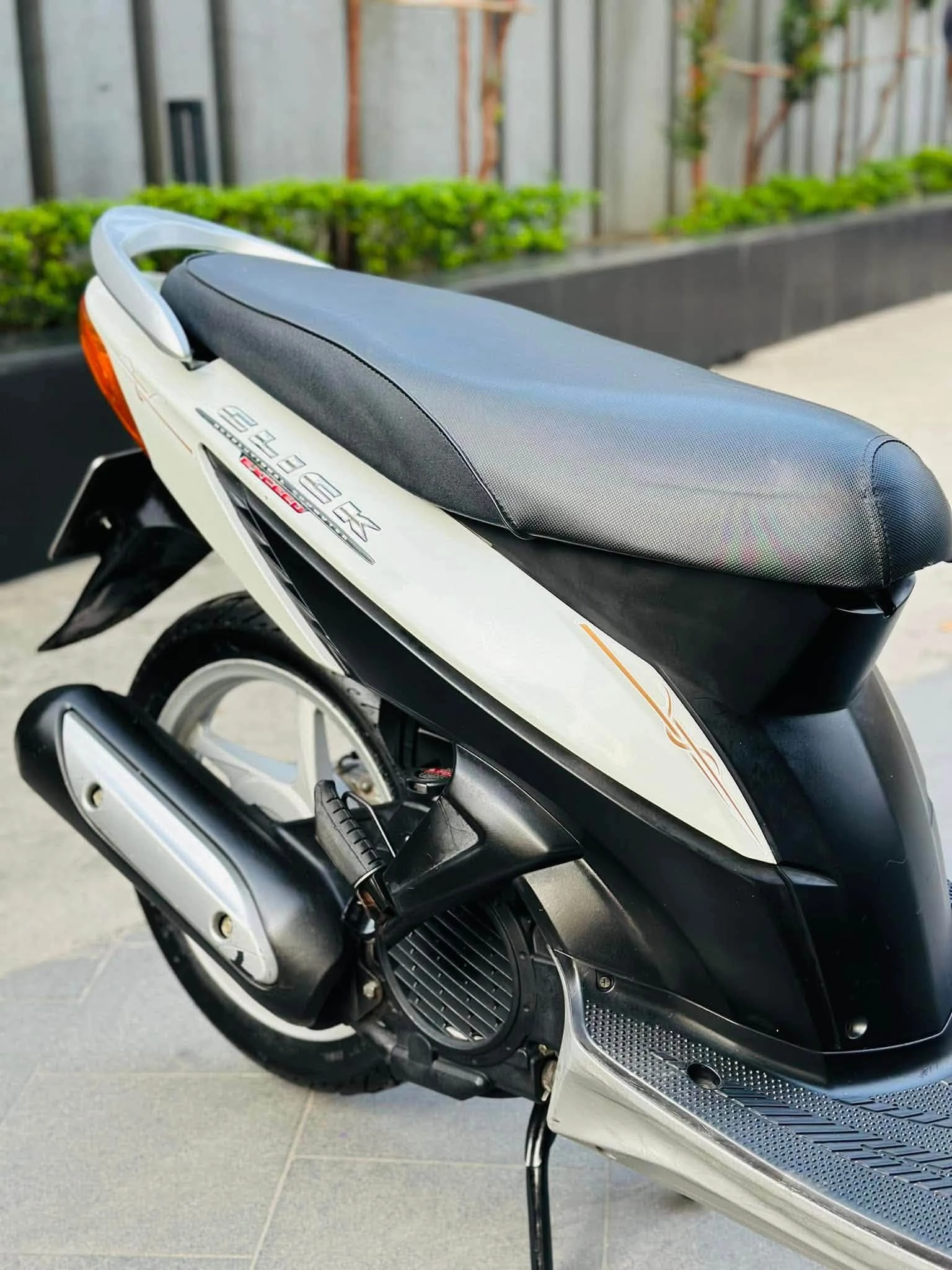 Honda Click 16 năm tuổi giá đắt ngang SH Mode mới vì biển tứ quý 9 - Hình 6
