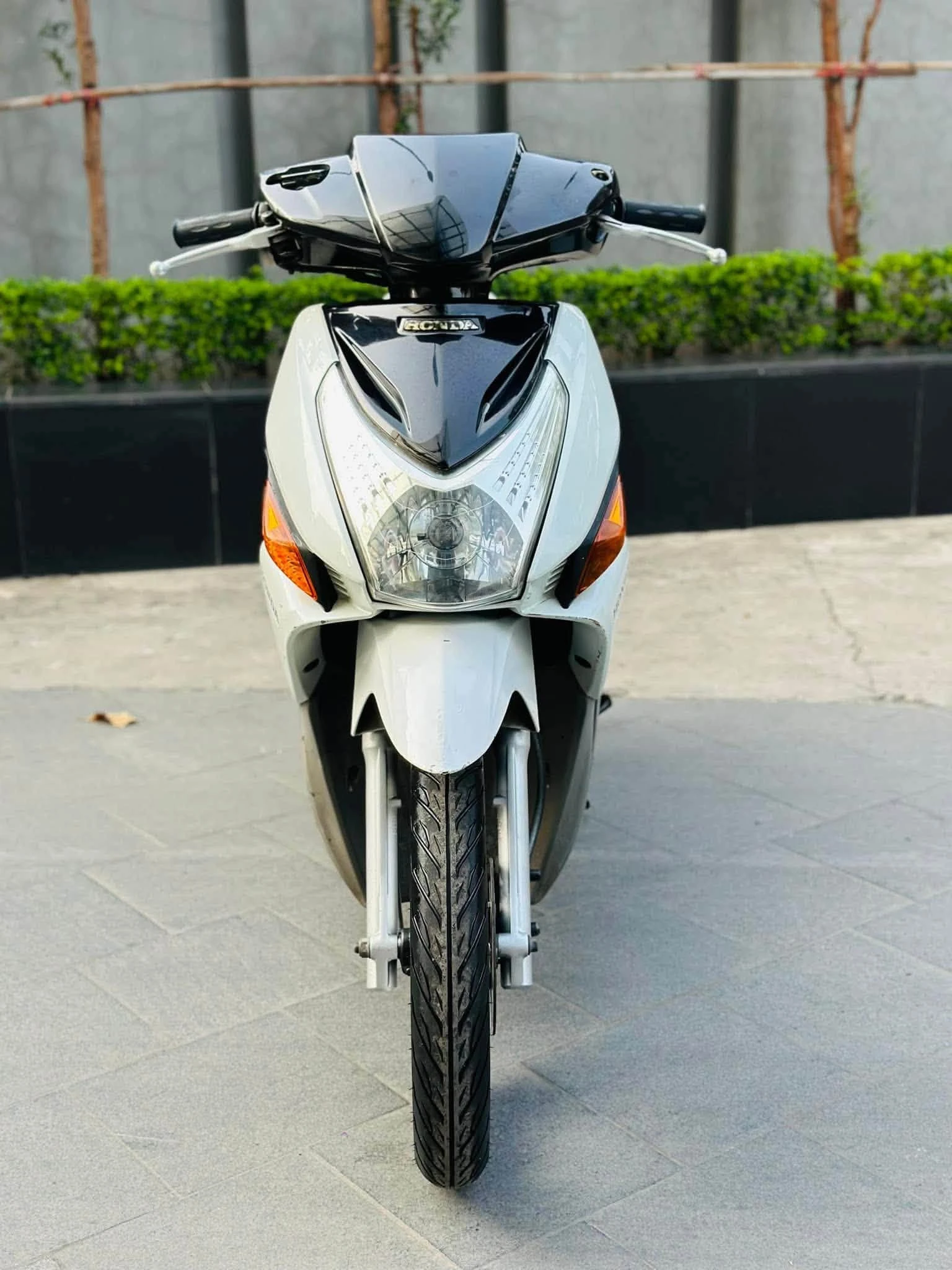 Honda Click 16 năm tuổi giá đắt ngang SH Mode mới vì biển tứ quý 9 - Hình 4