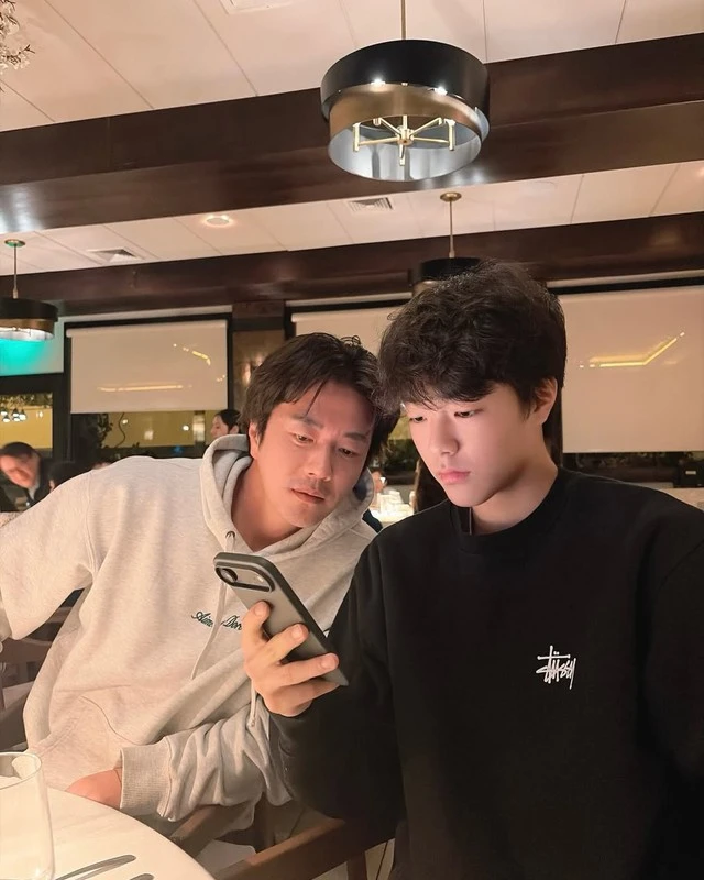 Con trai 17 tuổi của Kwon Sang Woo được thừa kế 1300 tỷ còn đẹp ăn đứt bố, đến ngày thi SAT vẫn mải mê chơi bời - Hình 5