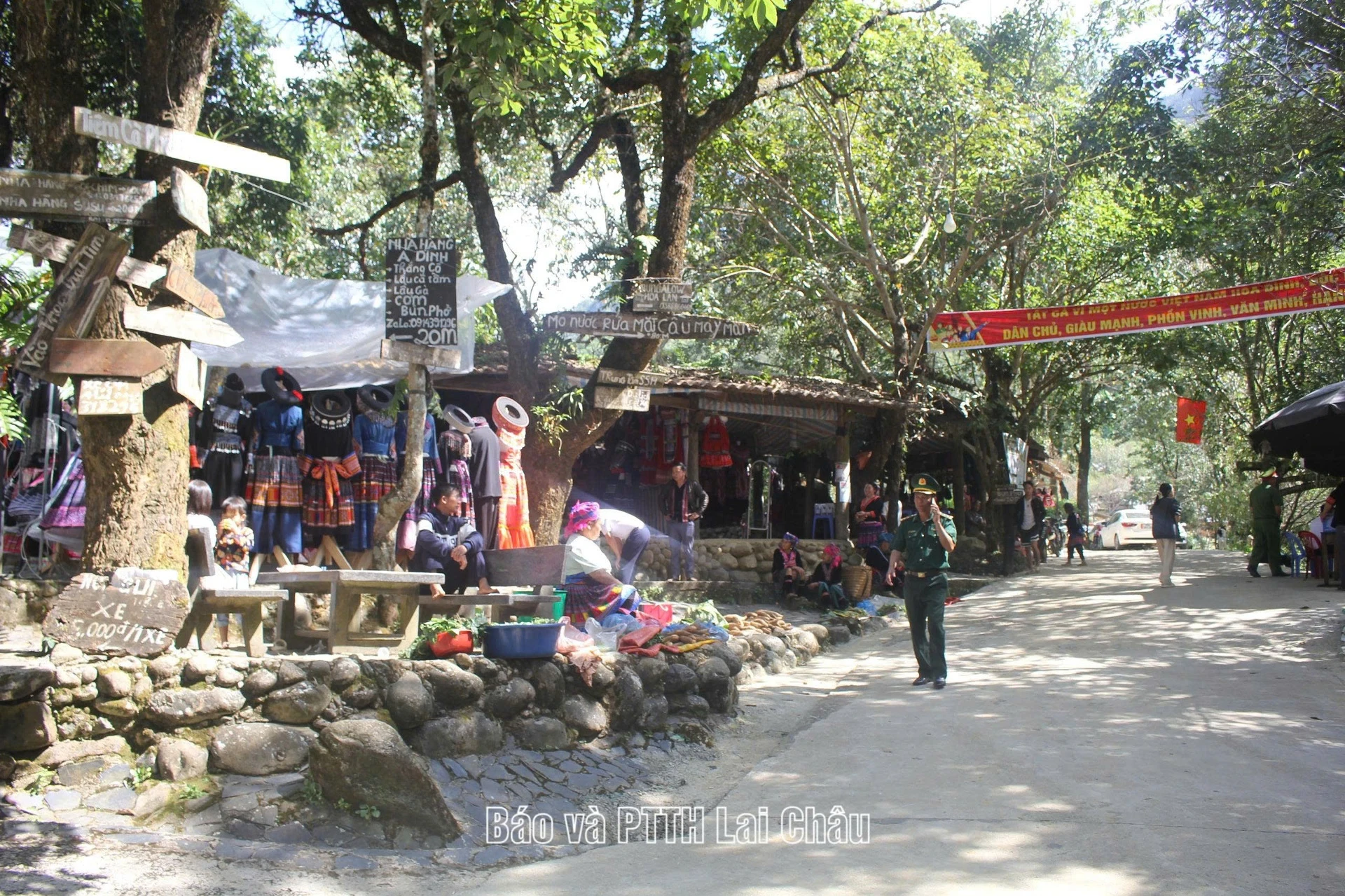 Đoàn Presstrip khảo sát, trải nghiệm tại bản du lịch cộng đồng Sin Suối Hồ - Hình 1