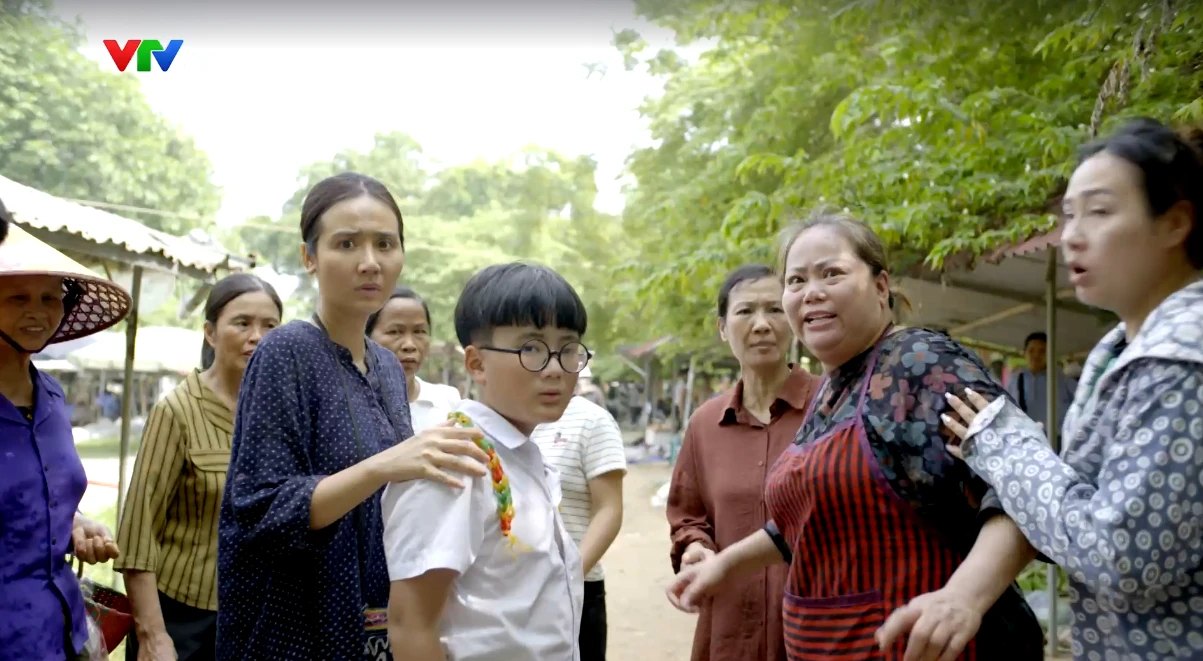 Sao Huyền Lizzie lại trông như thế này? - Hình 5