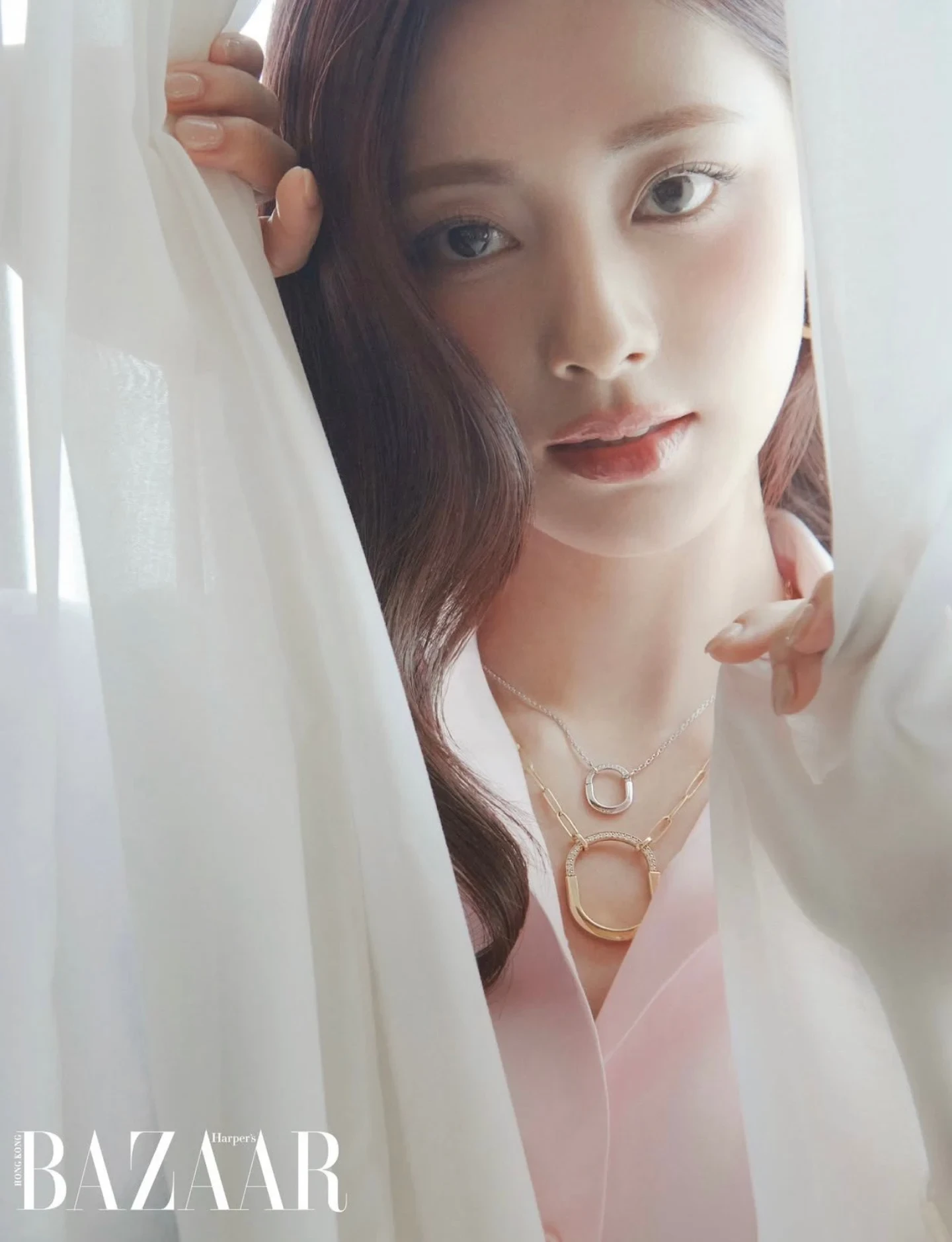 Gương mặt đẹp nhất thế giới vướng tin hẹn hò, mẹ phải trực tiếp đứng ra giải vây - Hình 9