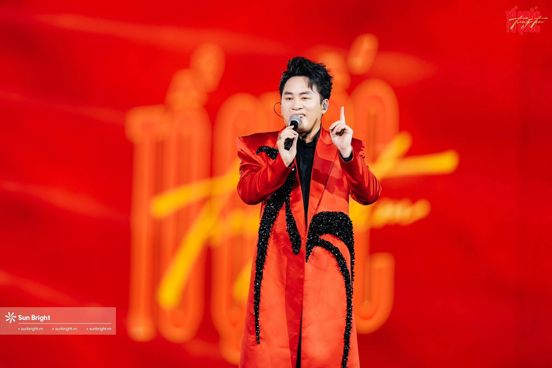 Việt Nam có 1 ca khúc giá 400 nghìn đồng vang vọng khắp đại lễ quốc gia: Thu 10 tỷ views, liên tục nhận bằng khen danh dự - Hình 3