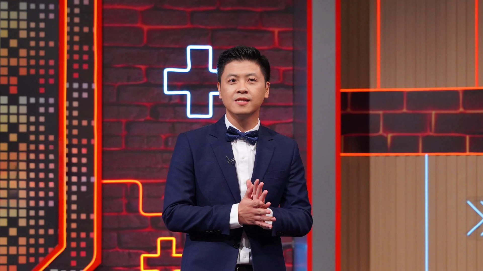 BTV Minh Tân lần đầu dẫn Chung kết Olympia: Vòng nguyệt quế chỉ dành cho 1 người nhưng đỉnh núi thành công đang chờ cả 4 em - Hình 4