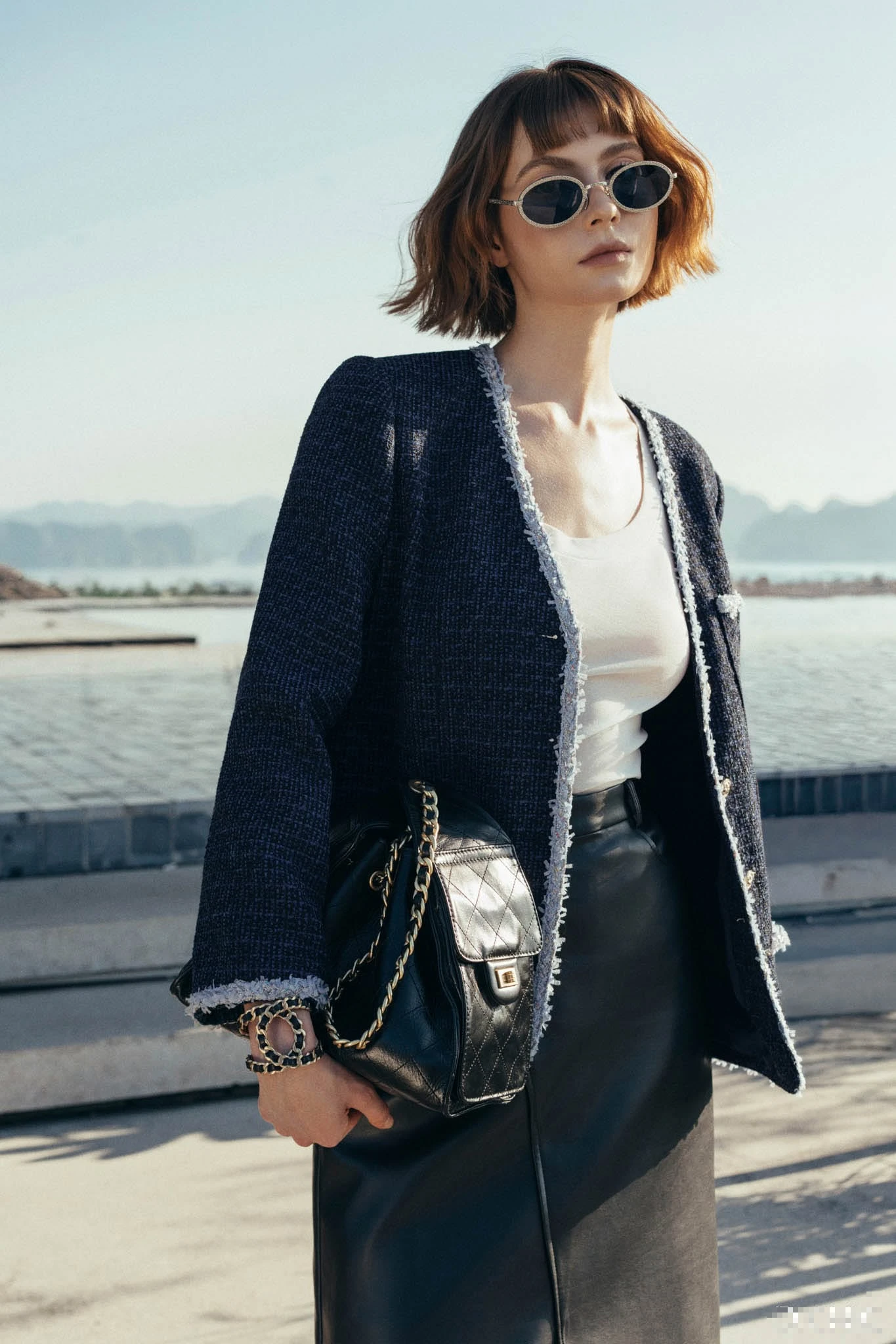 Ghi dấu ấn thanh lịch ngày thu với trang phục dạ tweed - Hình 1