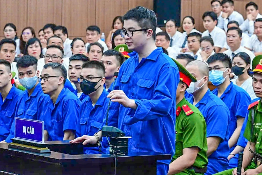 Mr Pips khai mắc rối loạn lưỡng cực, từng hành động bất chấp lương tâm - Hình 1