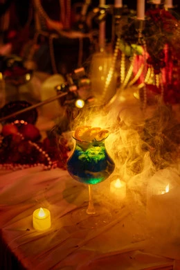 Quán cafe ở Hà Nội mạnh tay chi hàng trăm triệu đồng, biến hình đón Halloween - Hình 13