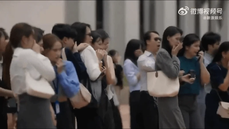 Tưởng phim Ấn Độ nhưng hóa ra là phim Thái: Màn ngã cầu thang ảo tung chảo, tình tiết phi lý đến cực điểm - Hình 3
