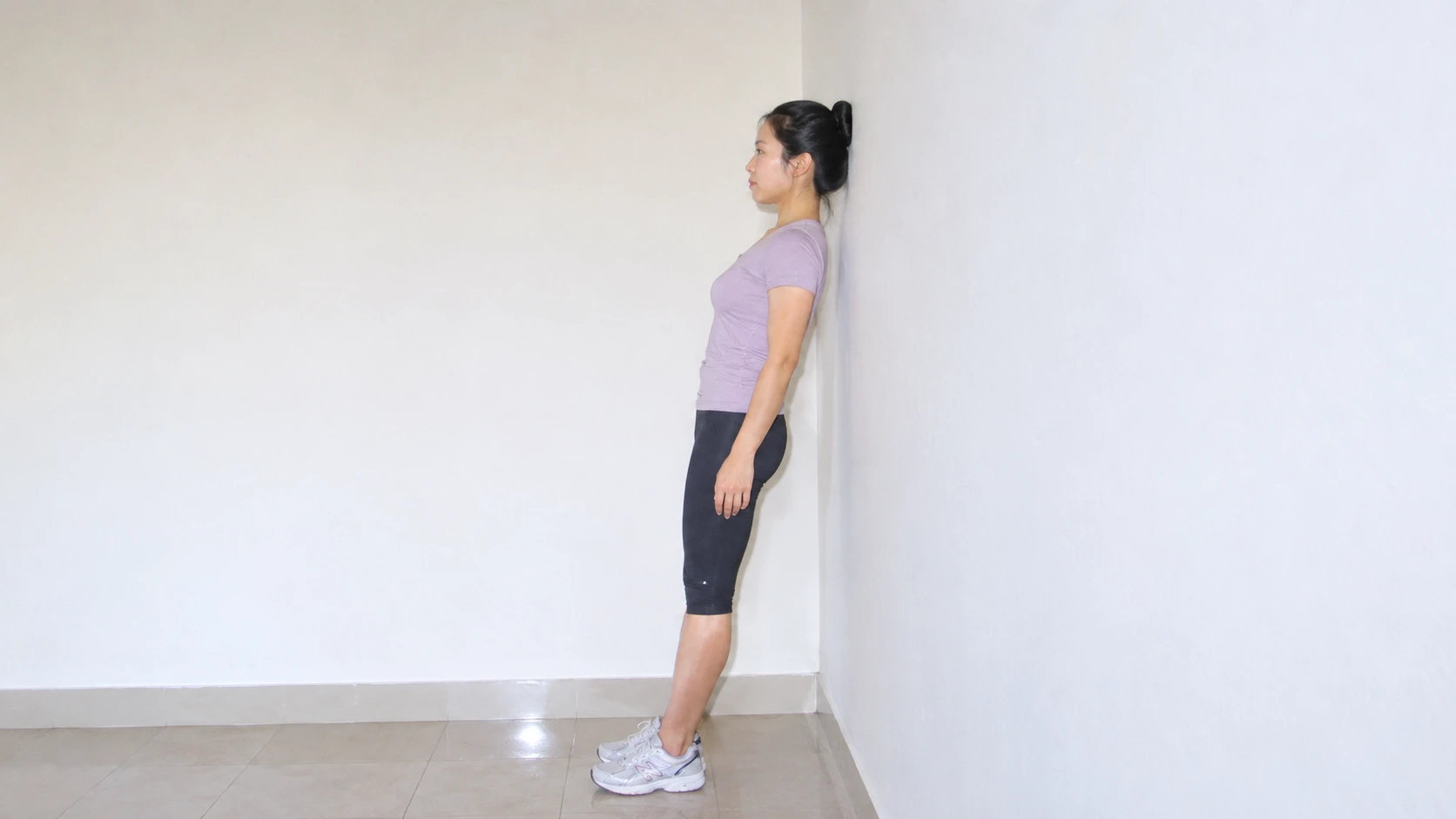 2 bài tập đơn giản tại nhà giúp cải thiện tư thế gù cổ - Hình 3