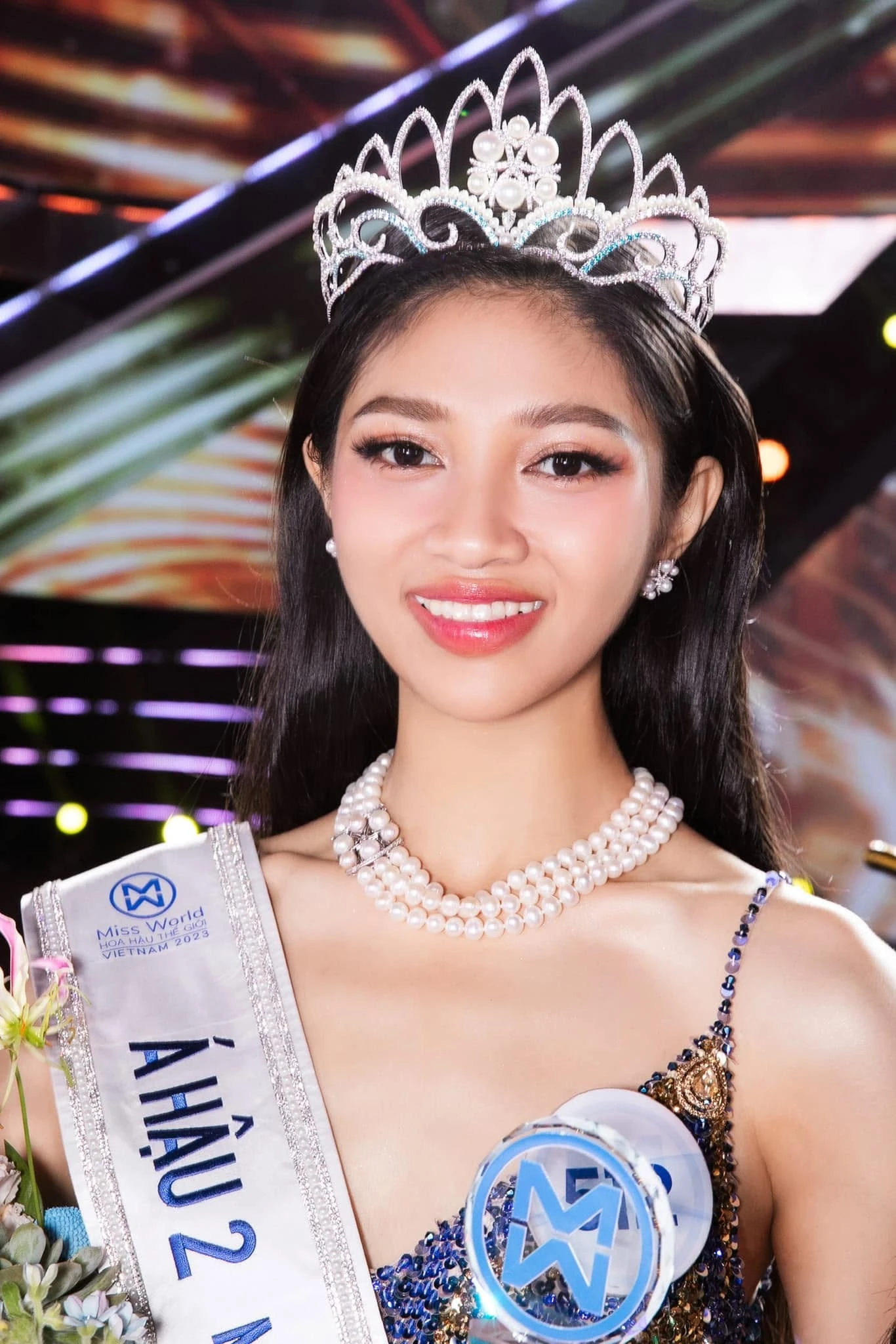 Á hậu đóng phim 18 Trại buôn người: Ngoài đời nóng bỏng, tuổi thơ cơ cực - Hình 8