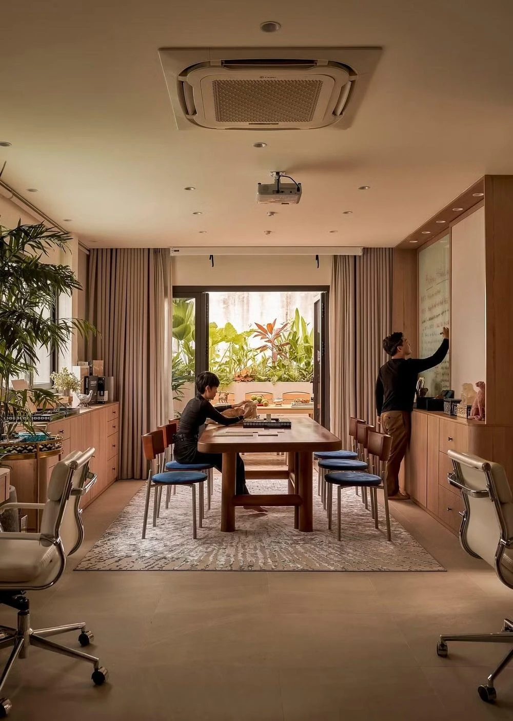 Cải tạo nhà cũ thành nơi ở kết hợp làm việc - Hình 29