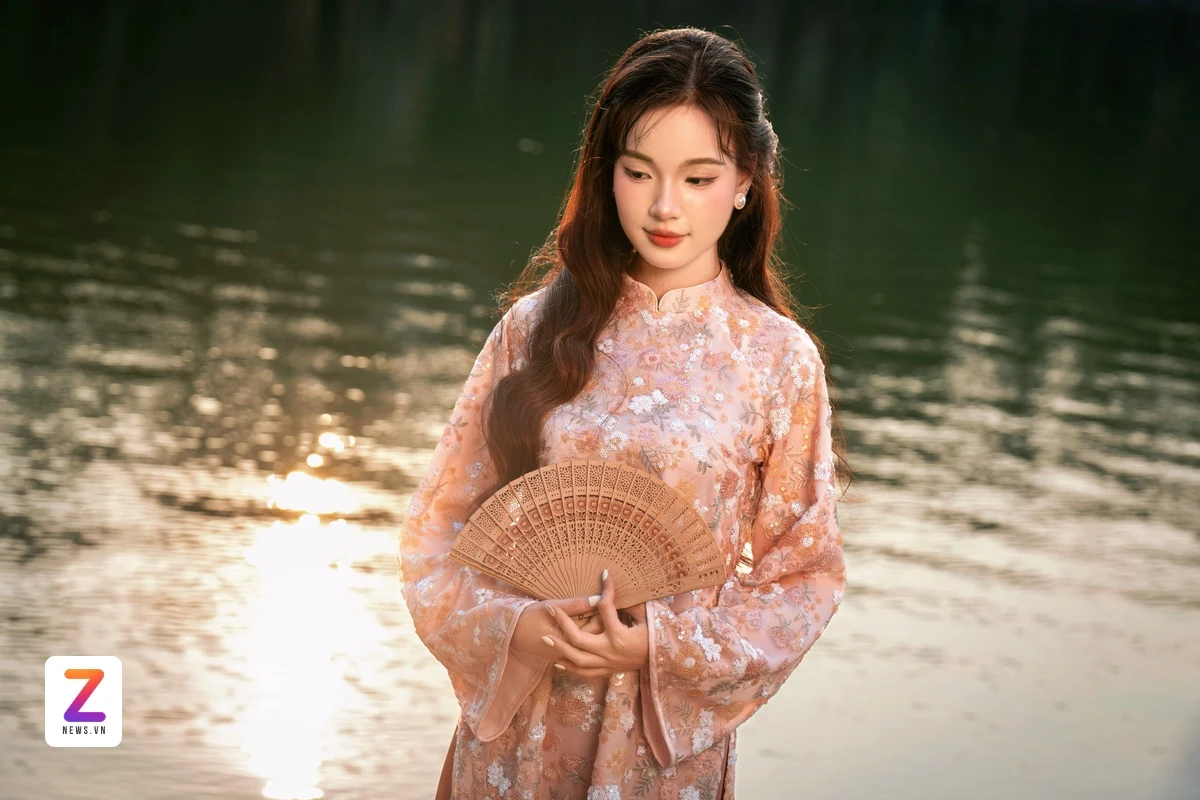 Kín nàng thơ chụp ảnh ở Hồ Gươm - Hình 11