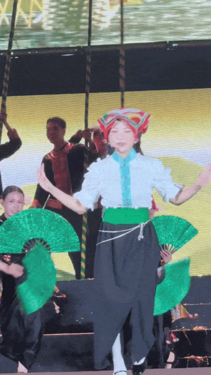Phương Mỹ Chi đội chiếc khăn Piêu, thẳng thắn nói về tranh cãi làm buồn lòng khán giả - Hình 1