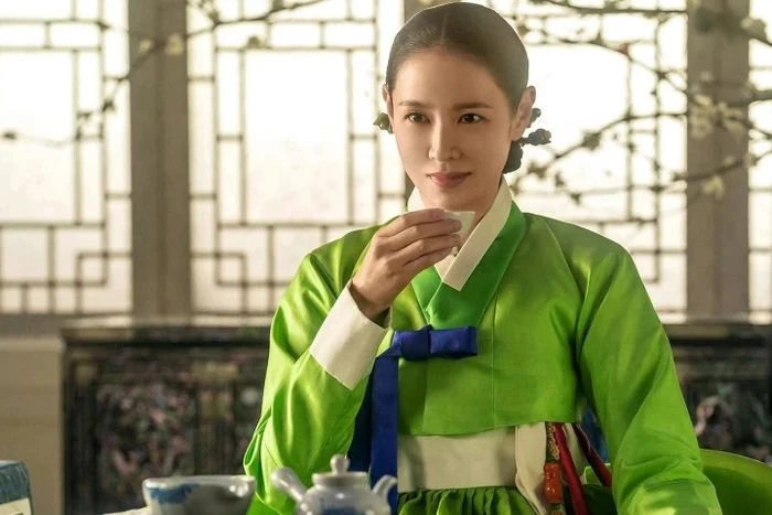 Son Ye Jin đánh mất hình tượng ngọc nữ, chìm sâu trong cơn bão chỉ trích - Hình 3