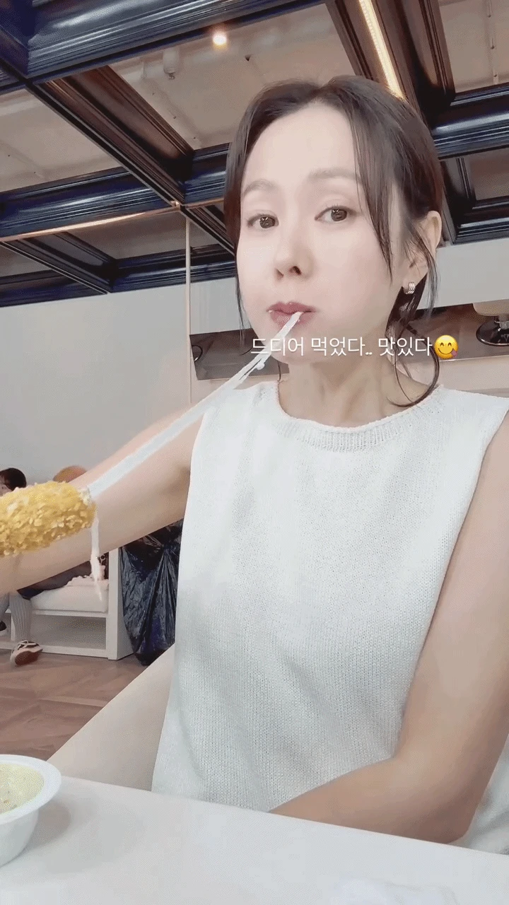 Son Ye Jin đánh mất hình tượng ngọc nữ, chìm sâu trong cơn bão chỉ trích - Hình 2