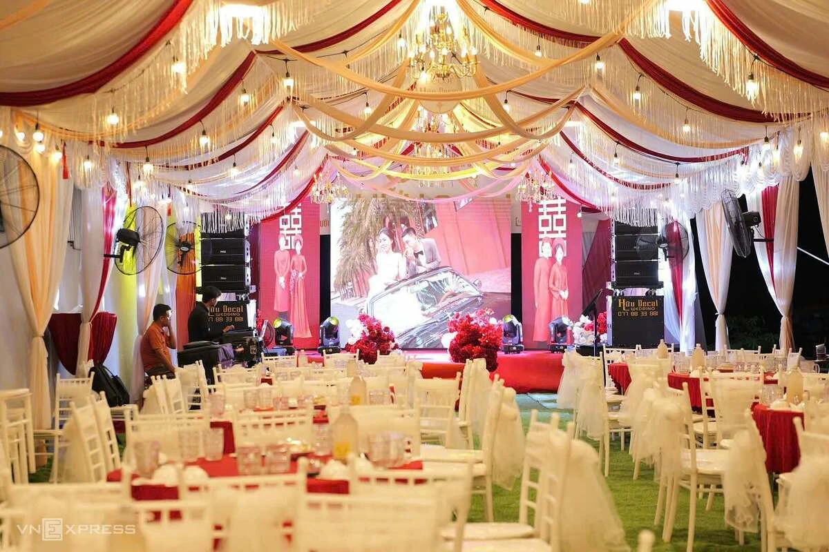 Không gian tiệc cưới của Hoài Lâm - Hình 5