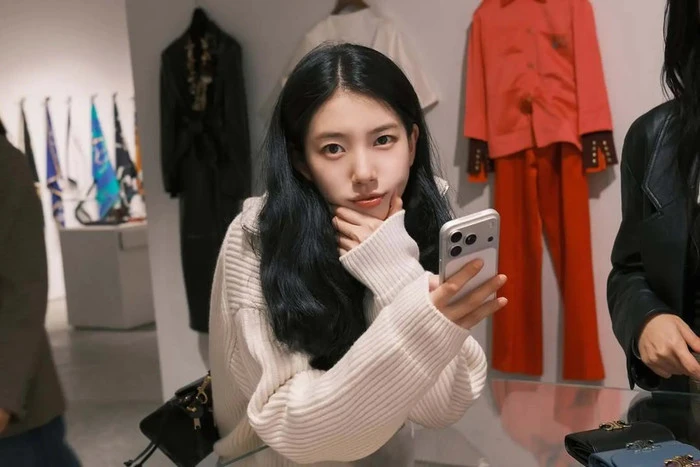 Ảnh đời thường của tình đầu quốc dân Bae Suzy ở Pháp gây sốt - Hình 1