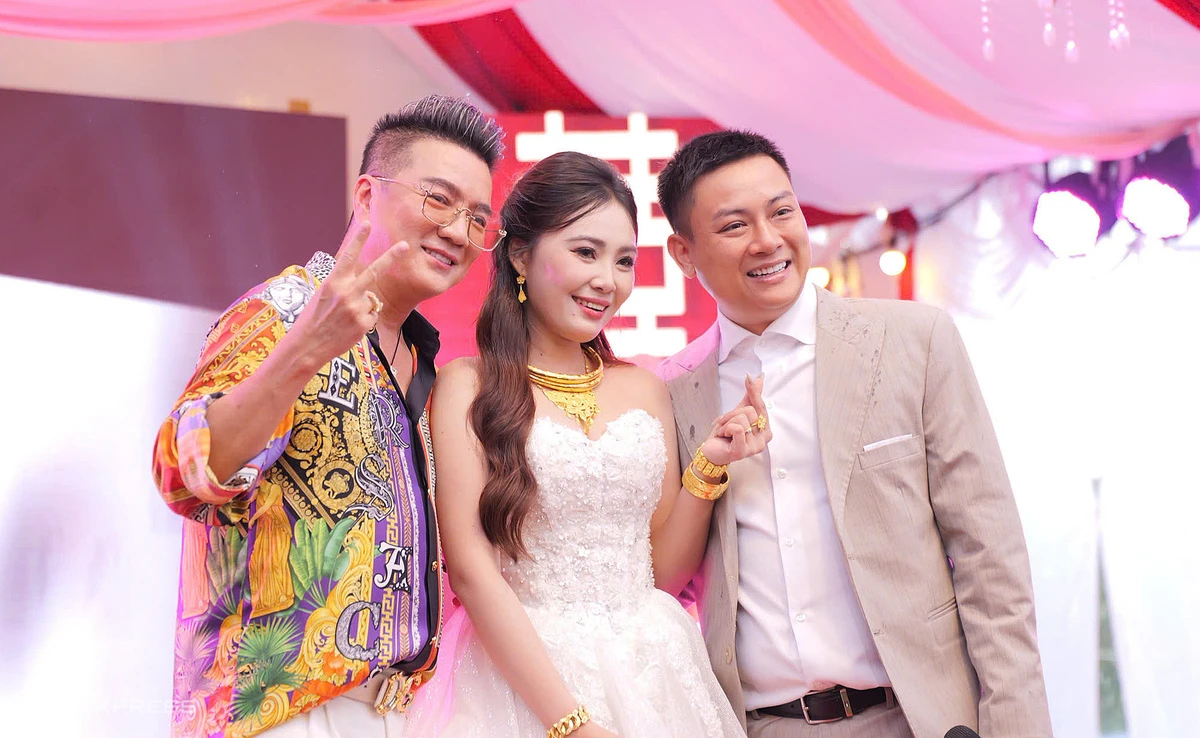Đàm Vĩnh Hưng và đồng nghiệp chúc phúc Hoài Lâm - Hình 1