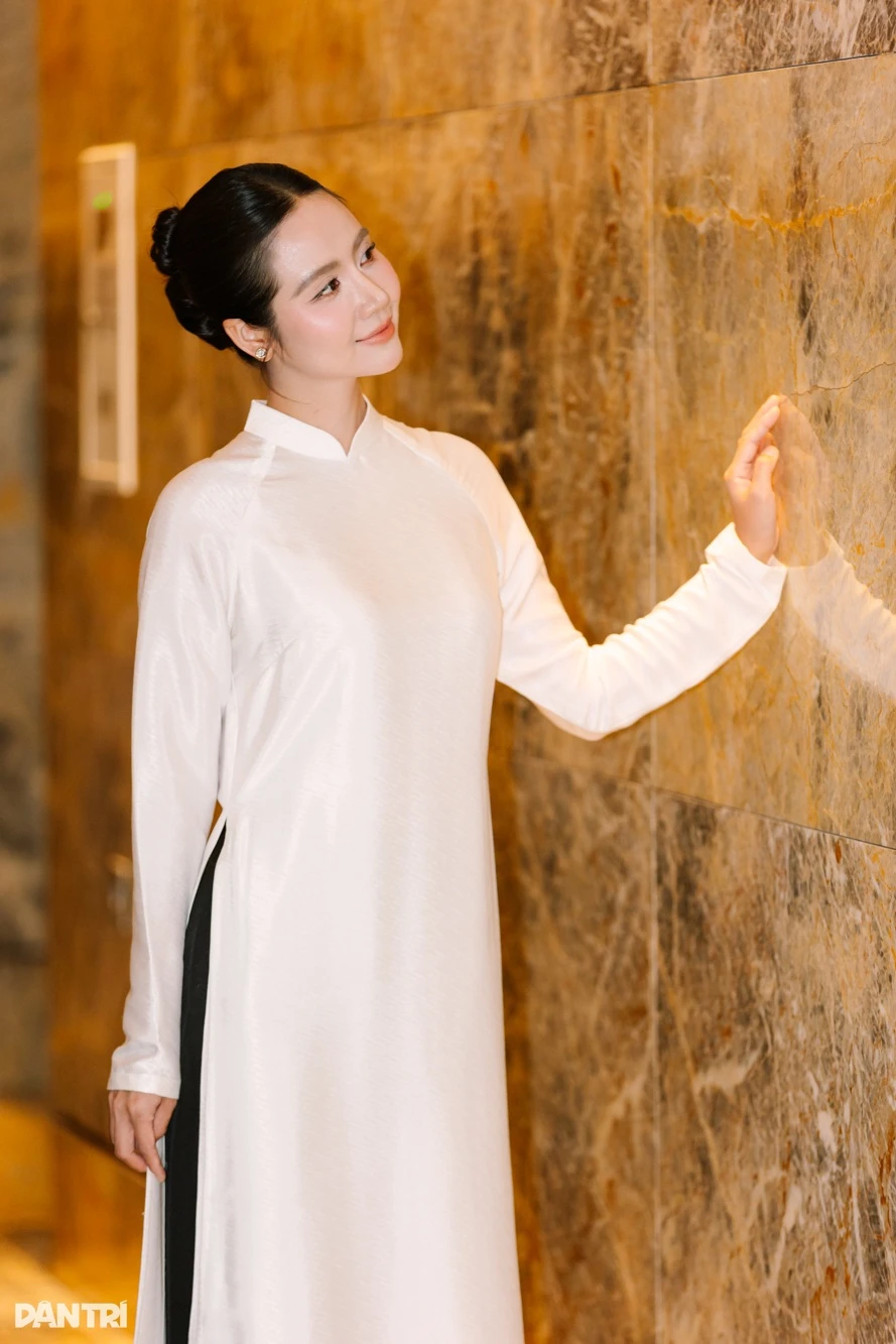 Huyền Lizzie tuổi 36: Tôi có con, gia đình và nghề diễn là đủ đầy - Hình 2