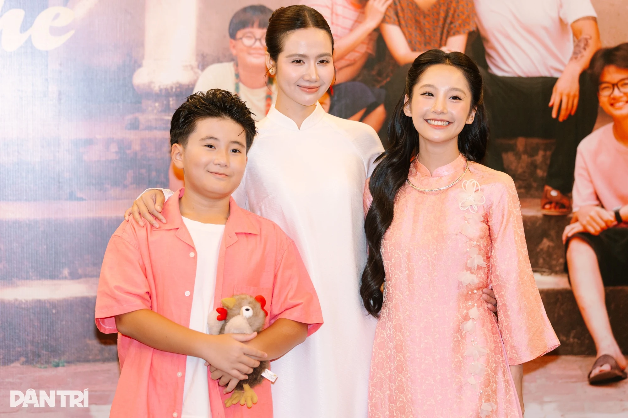 Huyền Lizzie tuổi 36: Tôi có con, gia đình và nghề diễn là đủ đầy - Hình 6