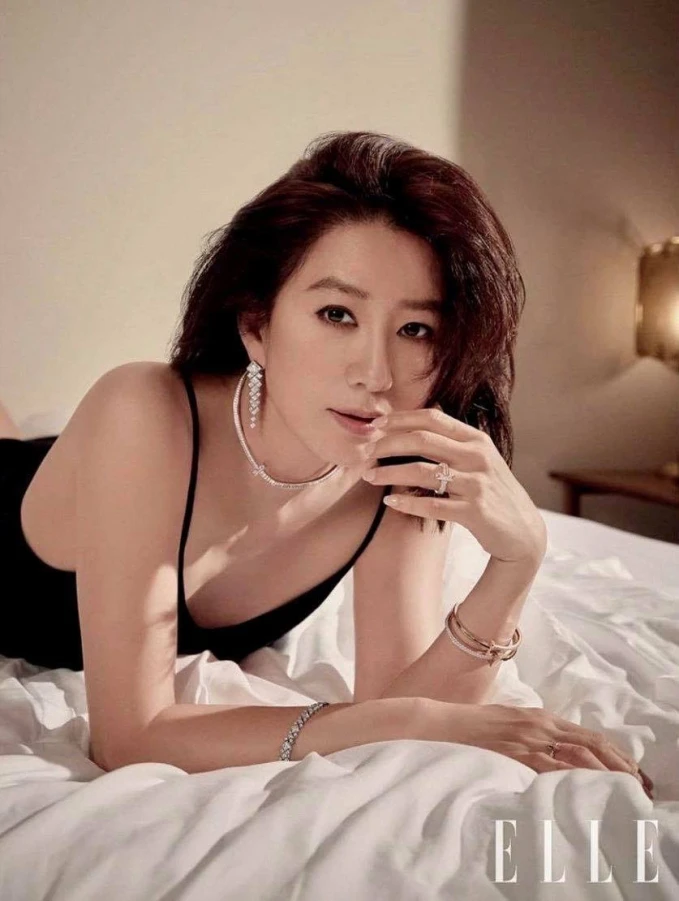 Không nhận ra Kim Hee Ae từng sexy nhất nhì showbiz! - Hình 7