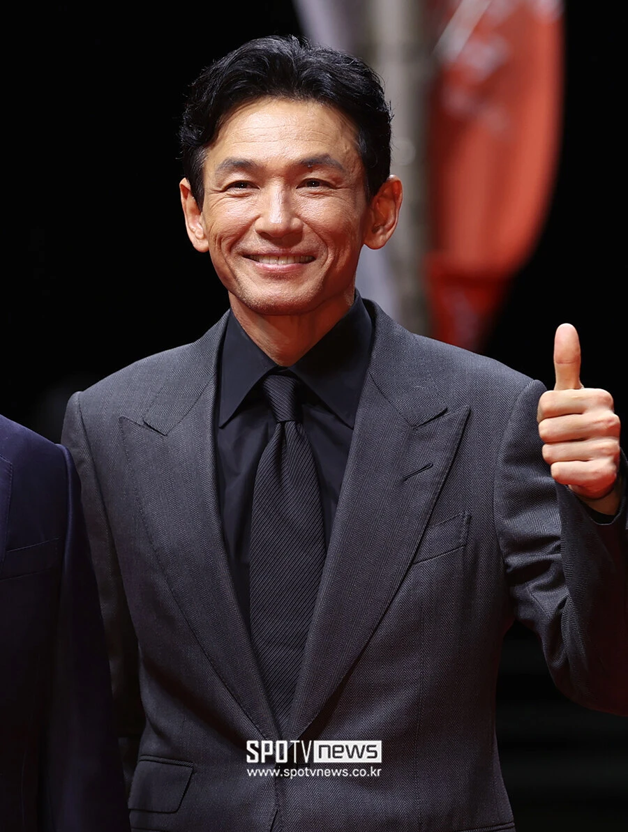 LHP Busan 2026: Bà hoàng Phạm Băng Băng chiếm trọn spotlight, Hyun Bin chưa bao giờ làm fan thất vọng - Hình 33