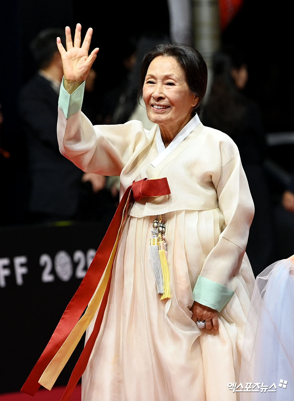 LHP Busan 2026: Bà hoàng Phạm Băng Băng chiếm trọn spotlight, Hyun Bin chưa bao giờ làm fan thất vọng - Hình 38