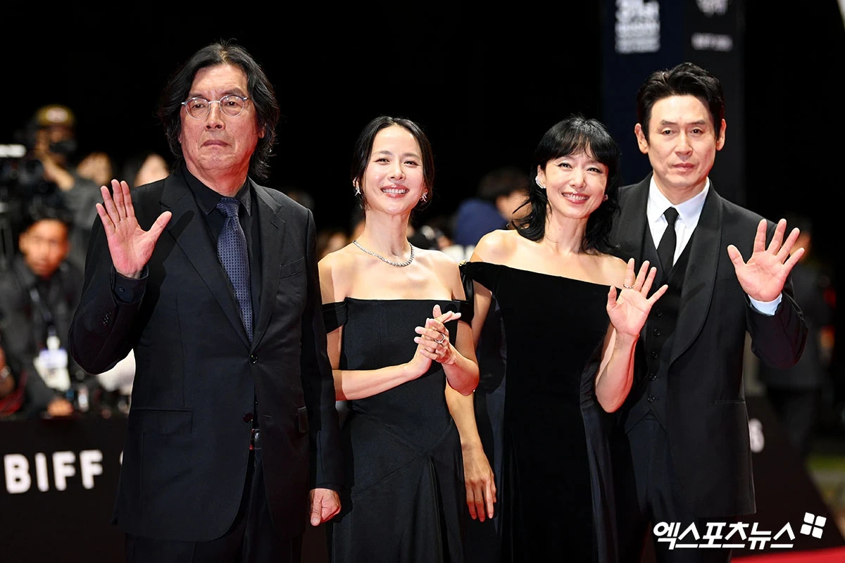 LHP Busan 2026: Bà hoàng Phạm Băng Băng chiếm trọn spotlight, Hyun Bin chưa bao giờ làm fan thất vọng - Hình 28
