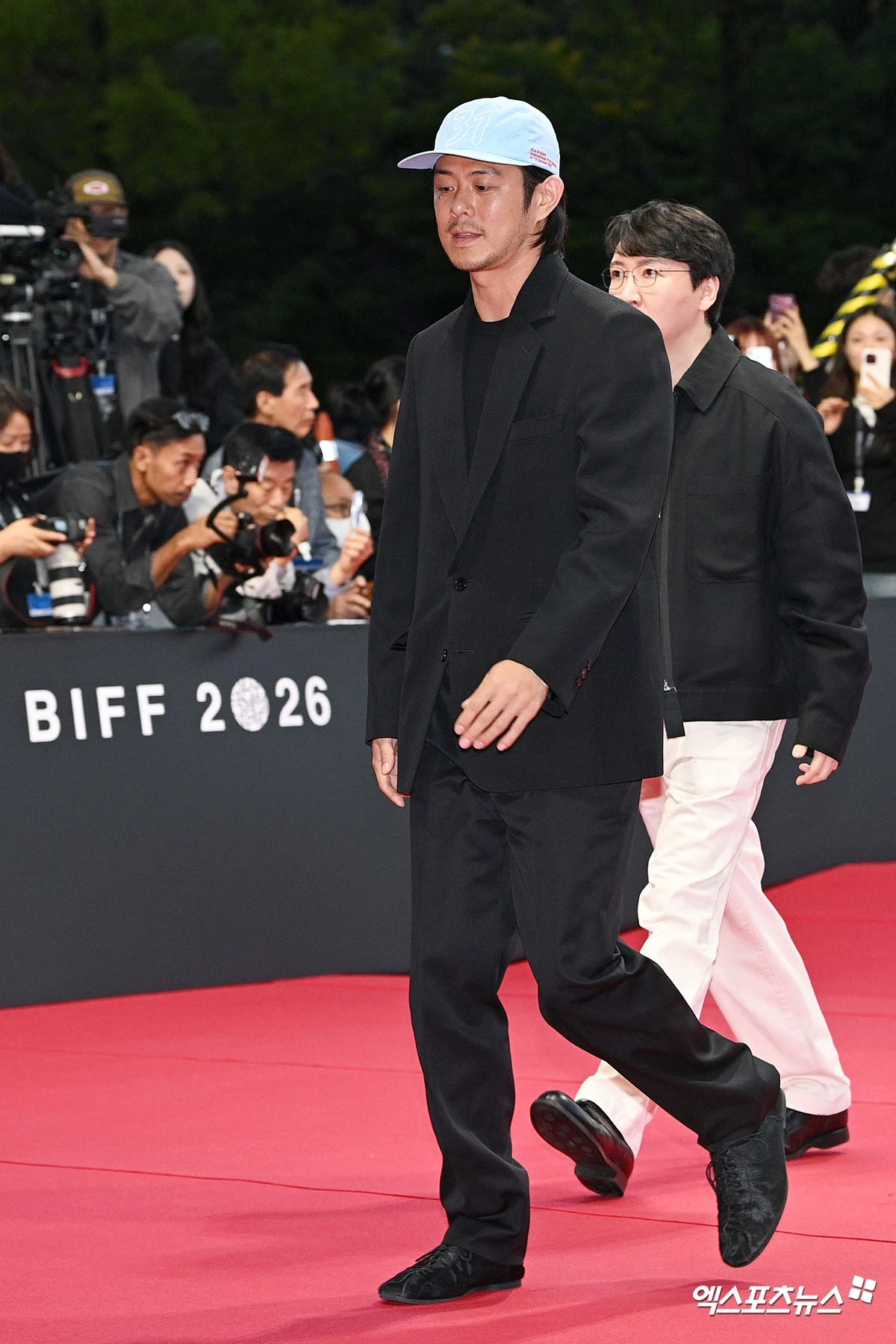 LHP Busan 2026: Bà hoàng Phạm Băng Băng chiếm trọn spotlight, Hyun Bin chưa bao giờ làm fan thất vọng - Hình 31