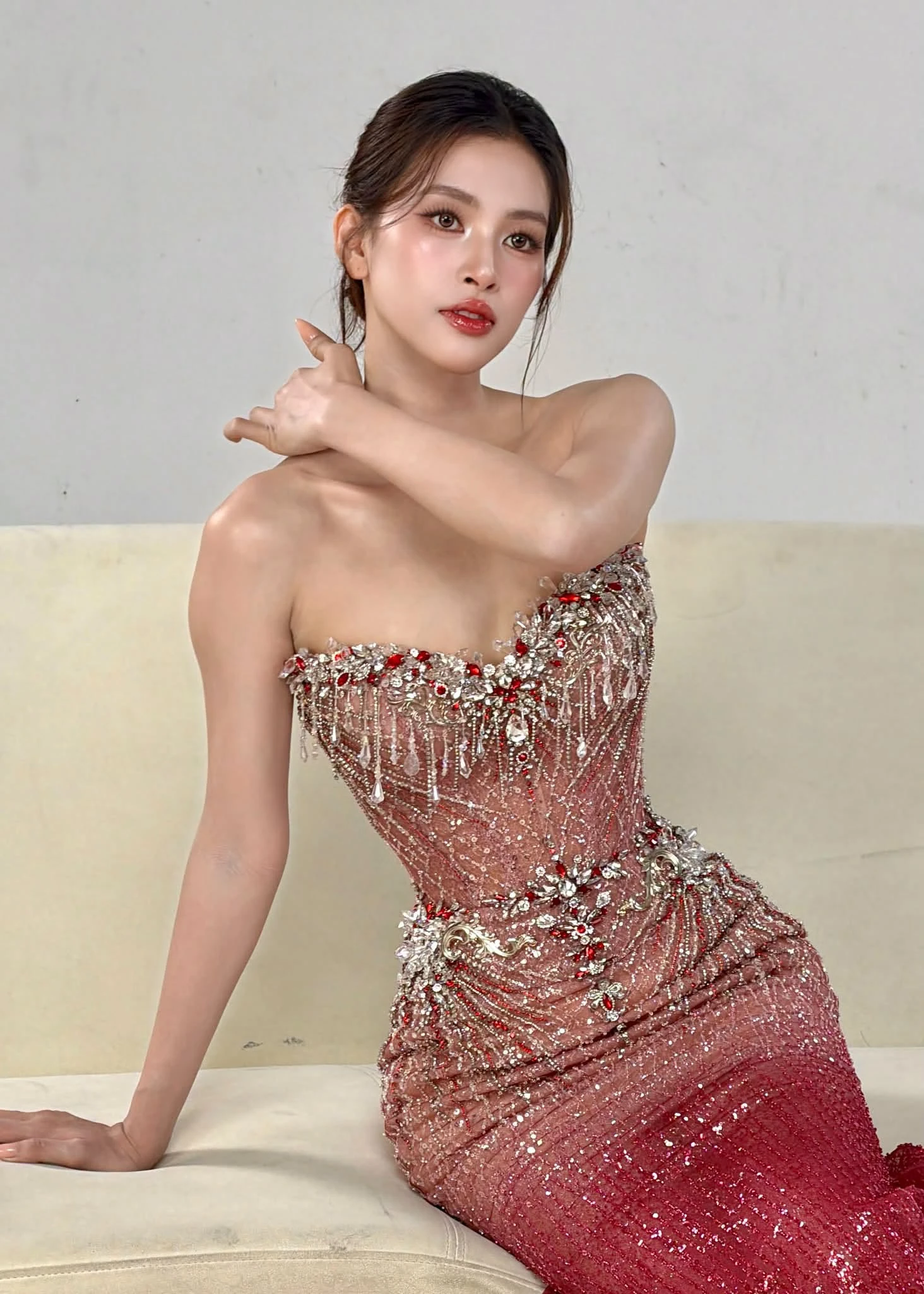 Nỗi lòng của Hoa hậu Tiểu Vy - Hình 7