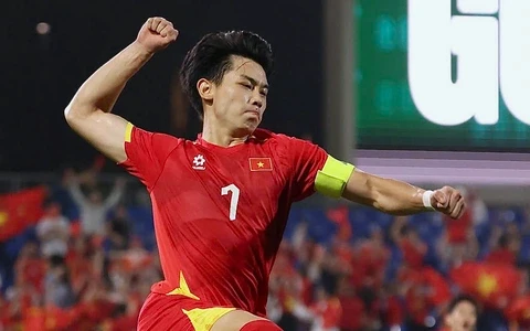 Đình Bắc knock-out người nhện TQ, CĐV quốc tế sốc, phán 1 câu xanh rờn về VN? - Hình 4