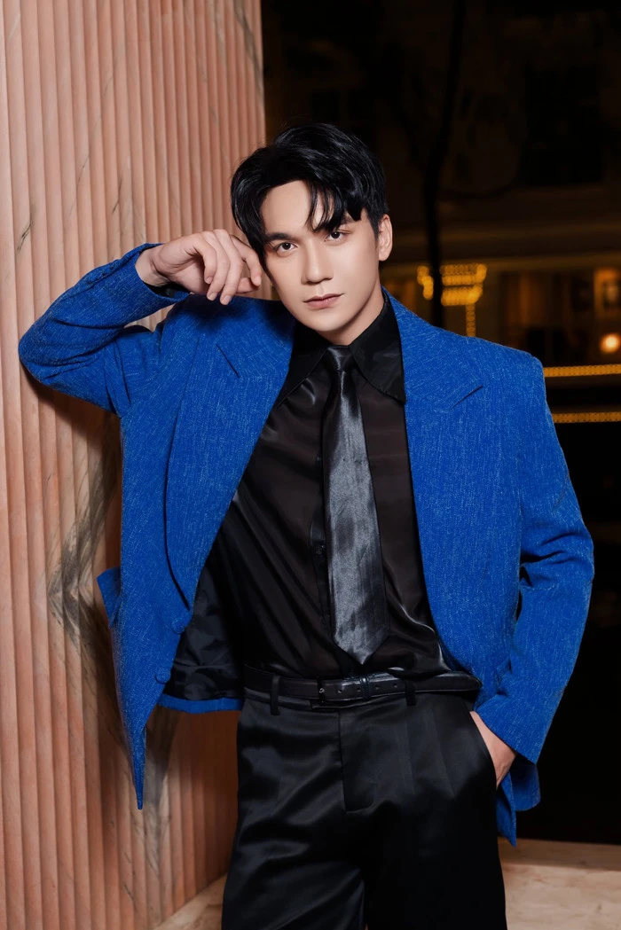 Mỹ nam phim Mưa Đỏ Đỗ Nhật Hoàng tiết lộ điều đặc biệt về danh ca Ngọc Sơn - Hình 3