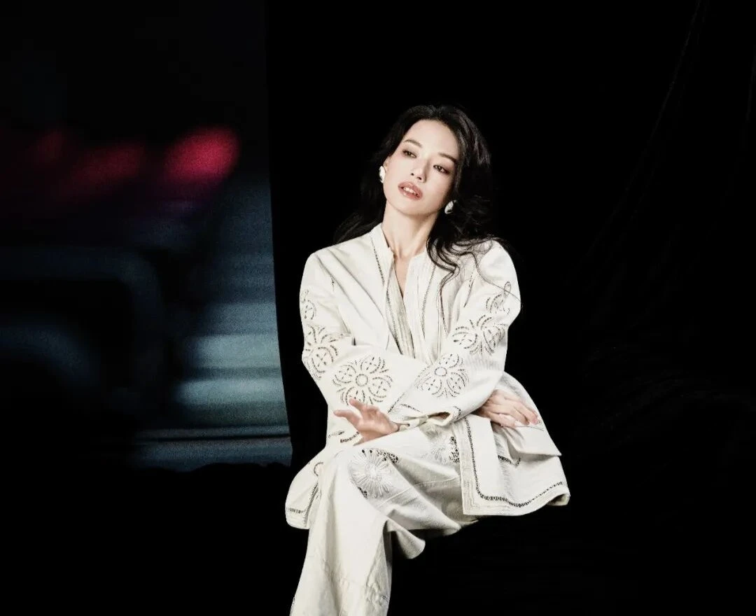 Diễn viên Thư Kỳ tuổi 50 sức khỏe giảm sút - Hình 1